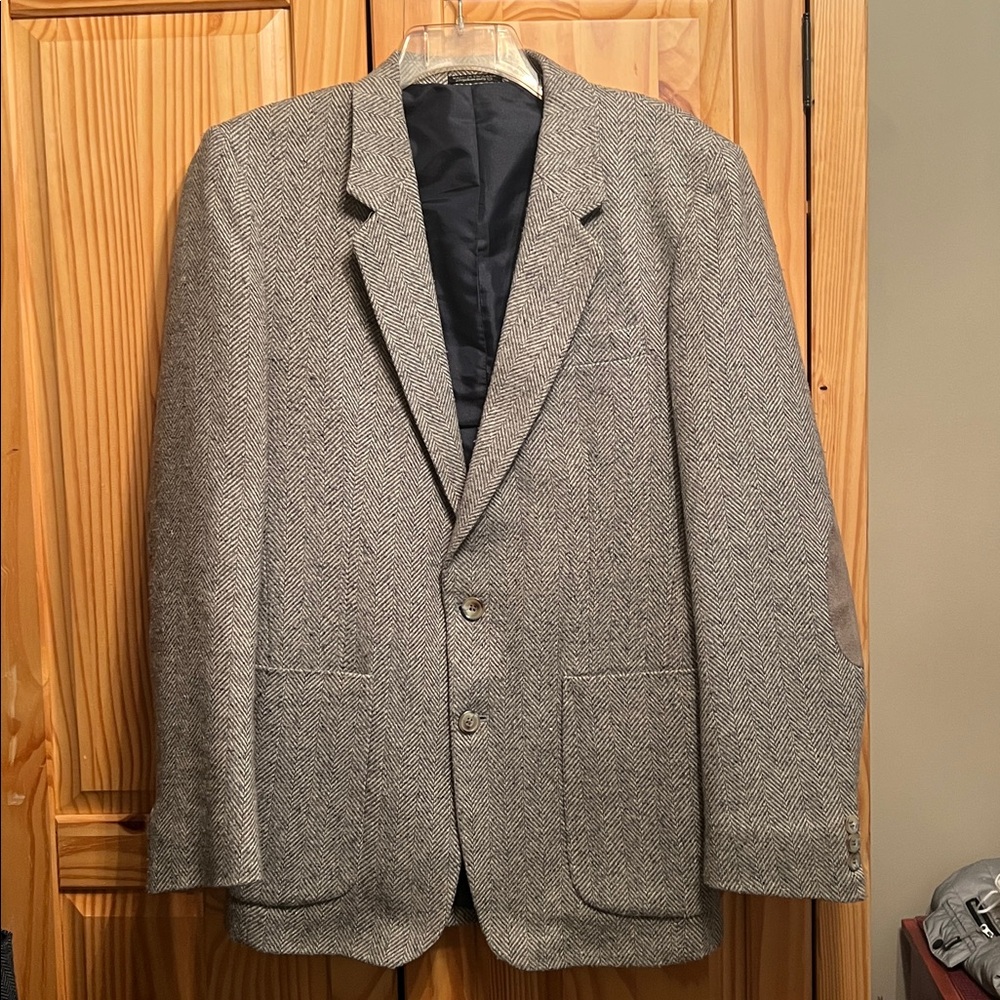 Men’s grey herringbone sport jacket